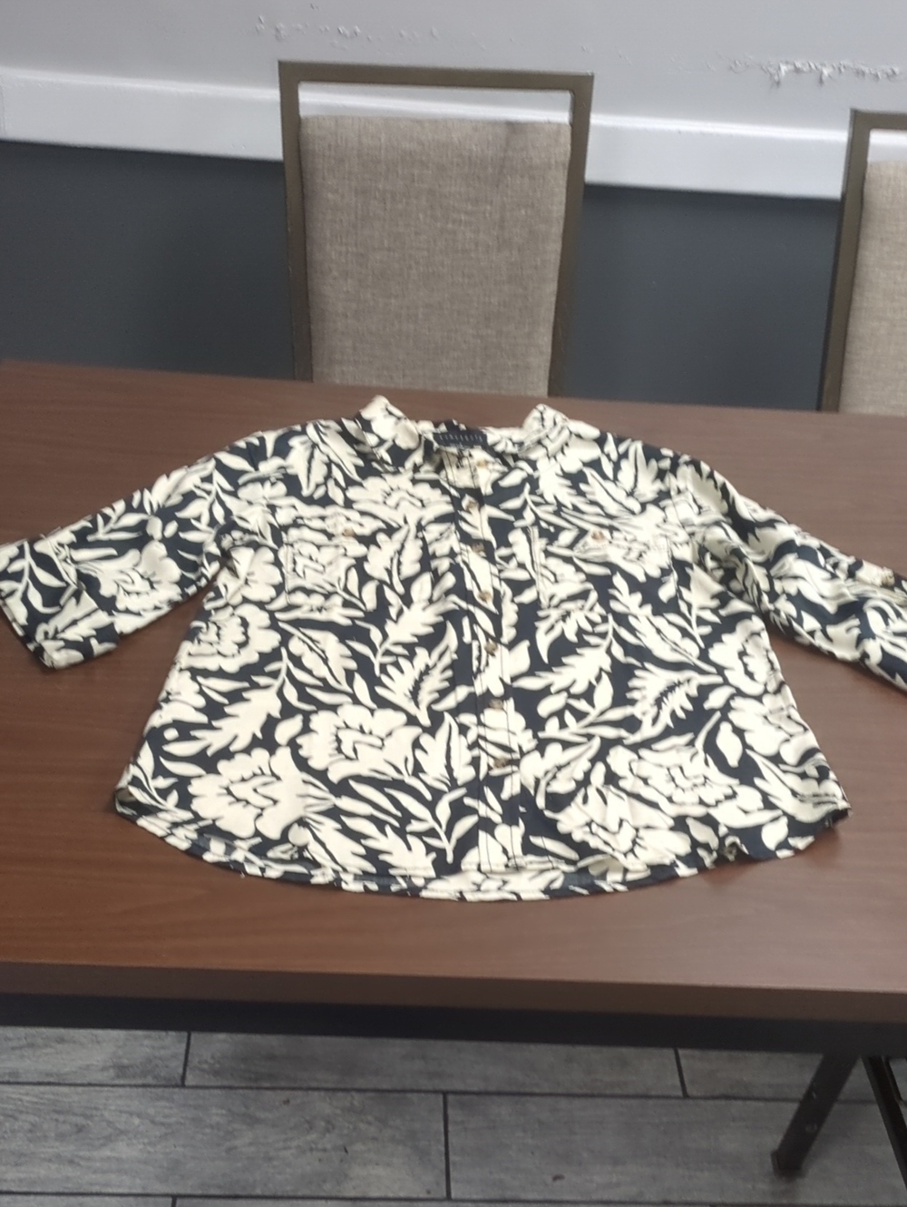 Sanctuary Black & Cream Floral Button-Front Women's Top Size S